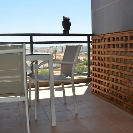 Algarve T2 With Pool And Balcony In