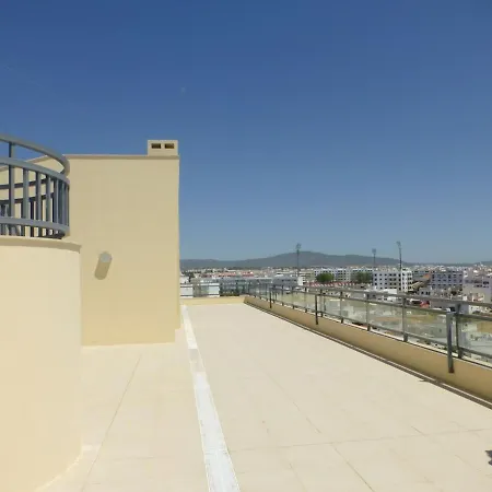 Algarve T2 With Pool And Balcony In * Olhao