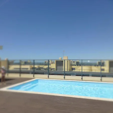 Апартаменты Algarve T2 With Pool And Balcony In