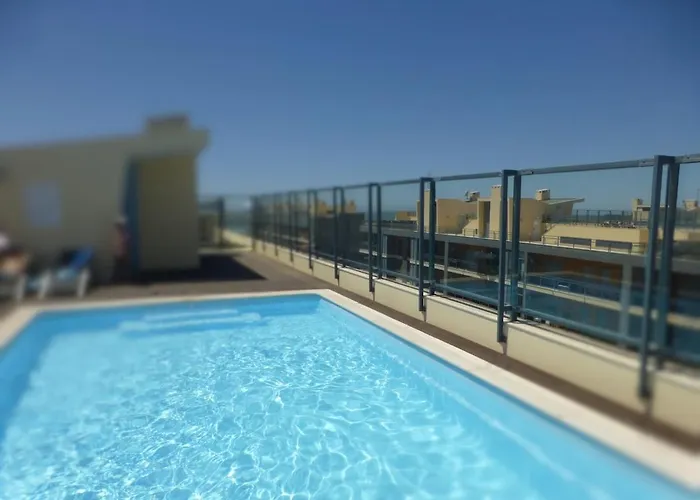 Algarve T2 With Pool And Balcony In Apartament Olhão