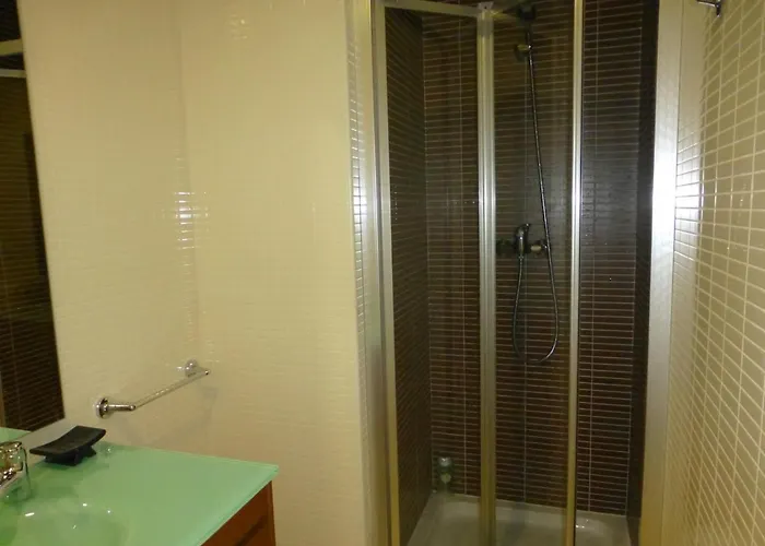 Algarve T2 With Pool And Balcony In